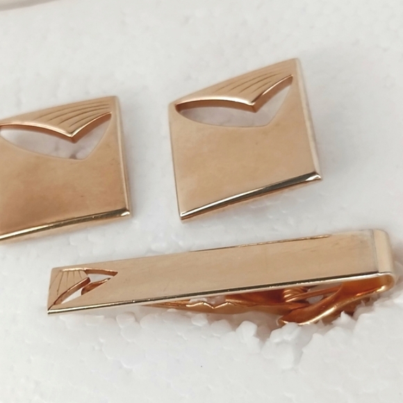 SWANK Vintage MCM Gold Tone Cufflinks Tie Clip Set Astro Boomerang Space Age - Picture 1 of 13